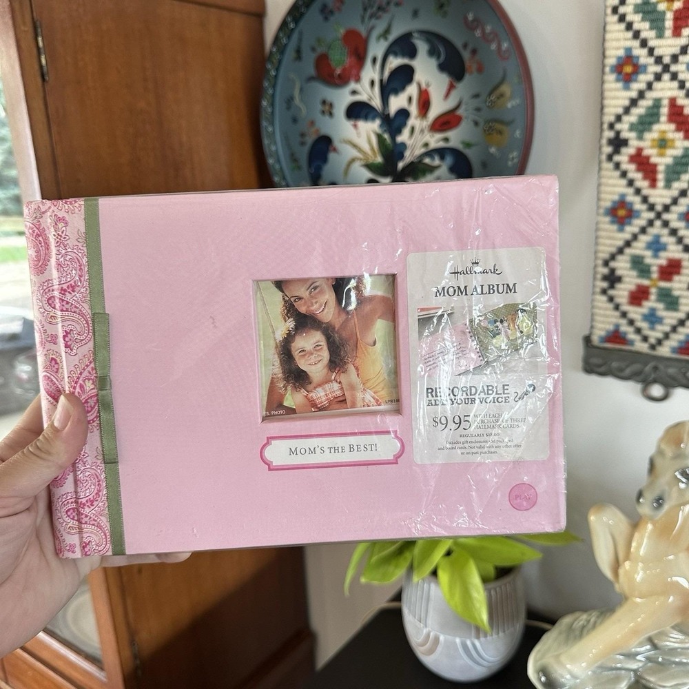 NEW Hallmark Pink Recordable (mom's voice) Mom's the Best! Photo Album Book Gift